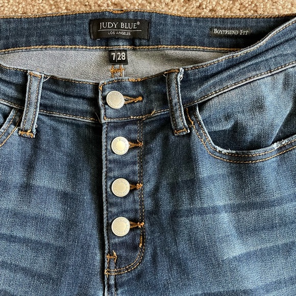Judy Blue Button Fly Jeans - Picture 2 of 3